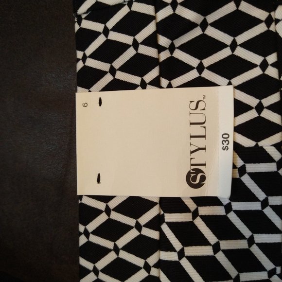 BNWT - STYLUS BLACK & WHITE PATTERN SHORTS - SIZE 6 - EXCELLENT CONDITION - Picture 3 of 5